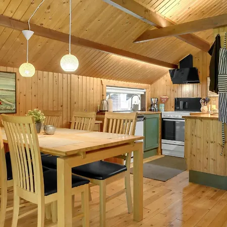 4 Bedroom Beautiful In Toftlund