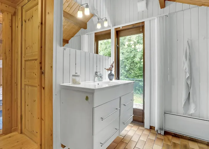 4 Bedroom Beautiful In