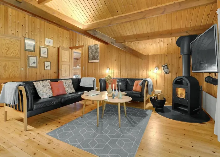 Сasa de vacaciones 4 Bedroom Beautiful In *