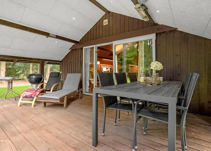 Сasa de vacaciones 4 Bedroom Beautiful In *